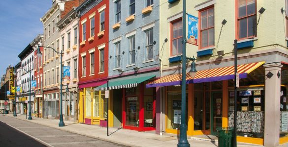 internationaler austausch, strasse mit bunten gebaeuden ib cincinnatti, foto: paedagogisches institut