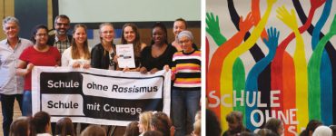 schule ohne rassismus, schulklasse mit banner auf der buehne, foto: paedagogisches institut