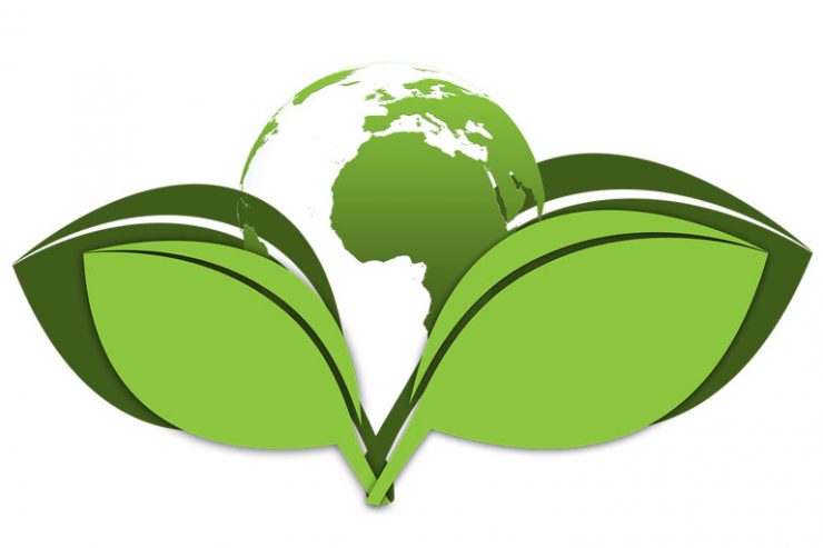 illustration globus zwischen gruenen blaettern, foto: gerd altmann auf pixabay