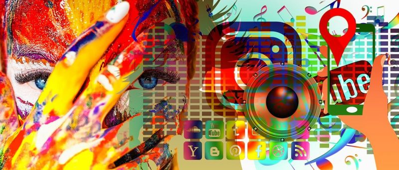 Bunte Collage mit Social-Media-Logos und Gesicht