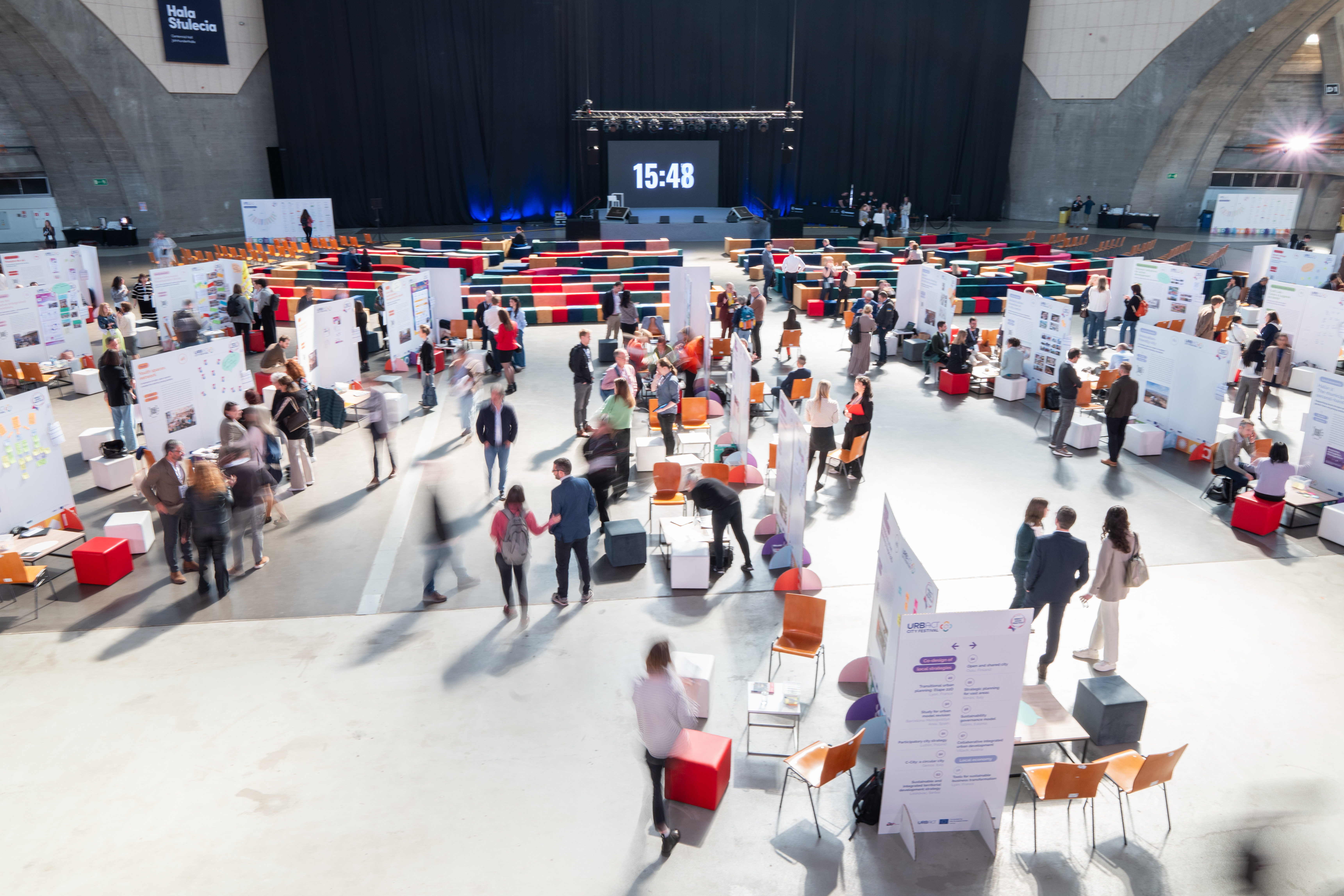 Marketplace im Plenarsaal